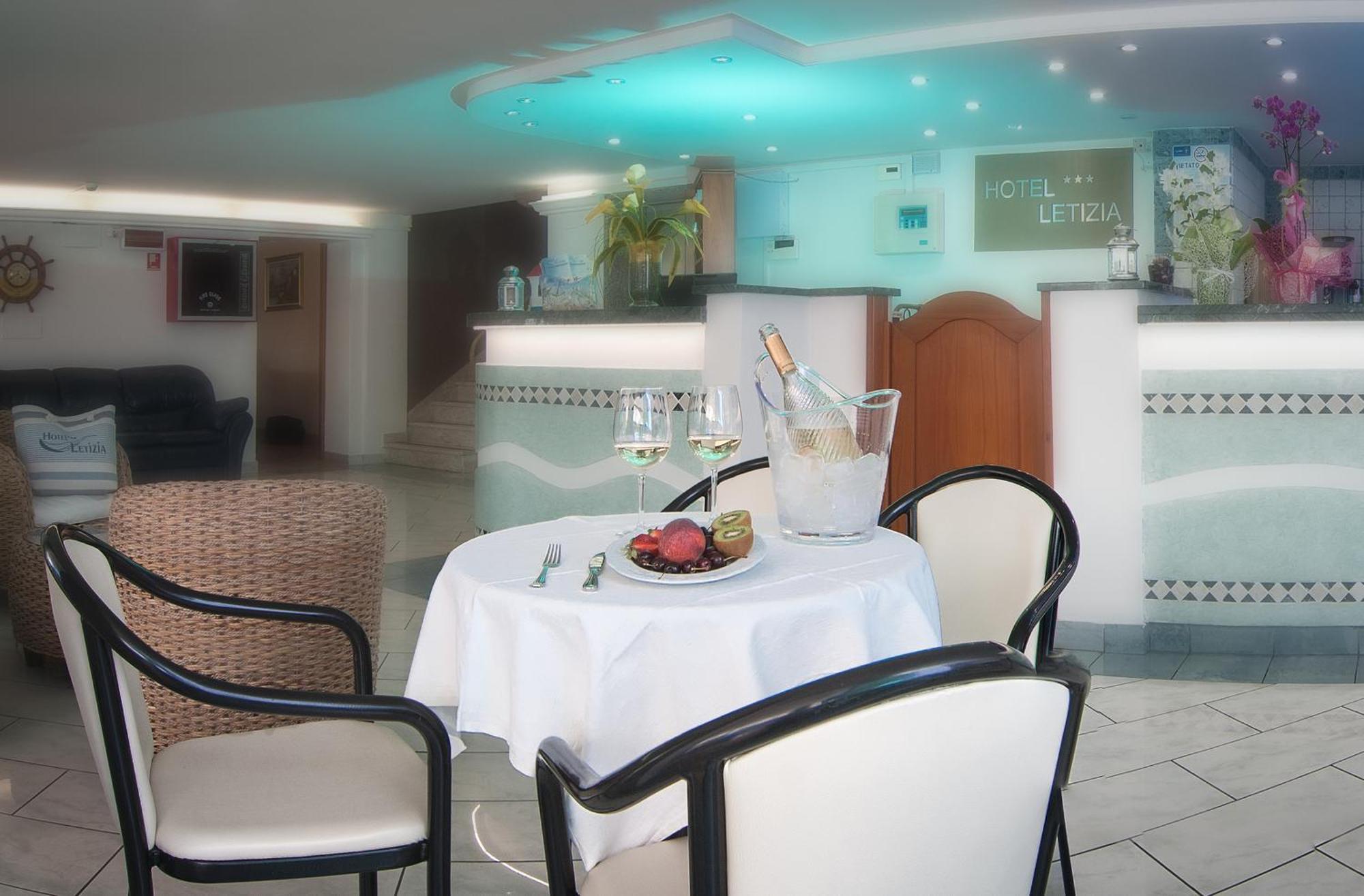 Hotel Letizia Rimini Exteriör bild