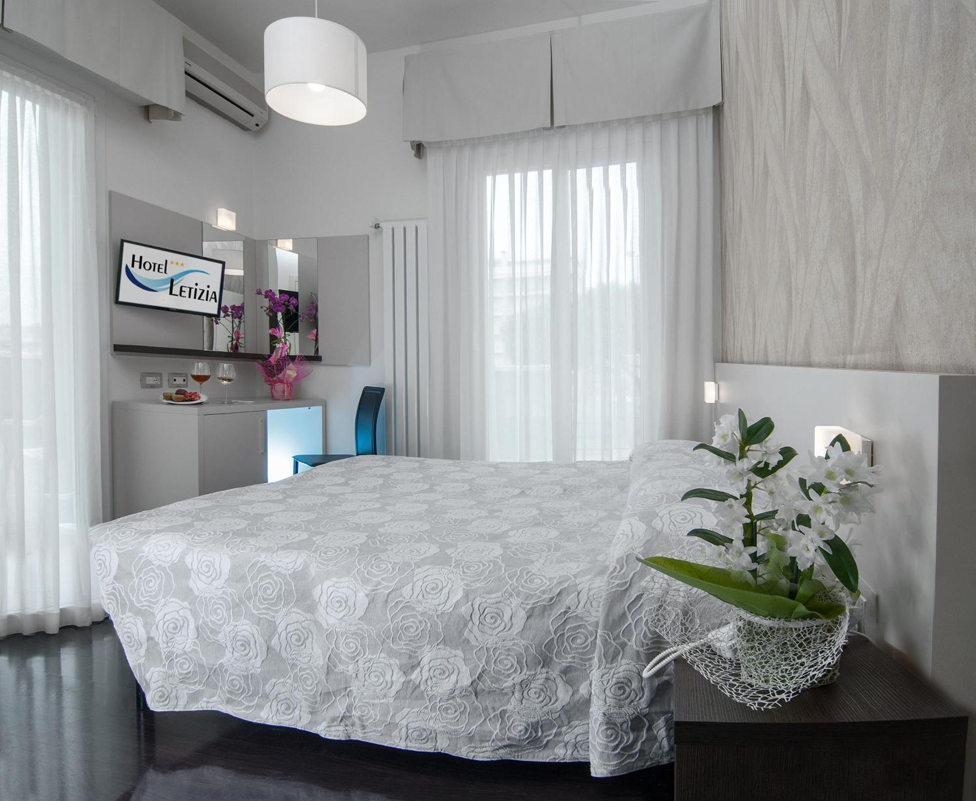 Hotel Letizia Rimini Exteriör bild