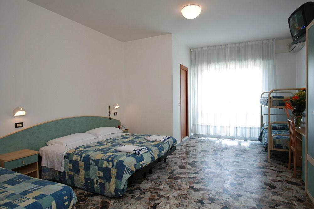 Hotel Letizia Rimini Exteriör bild