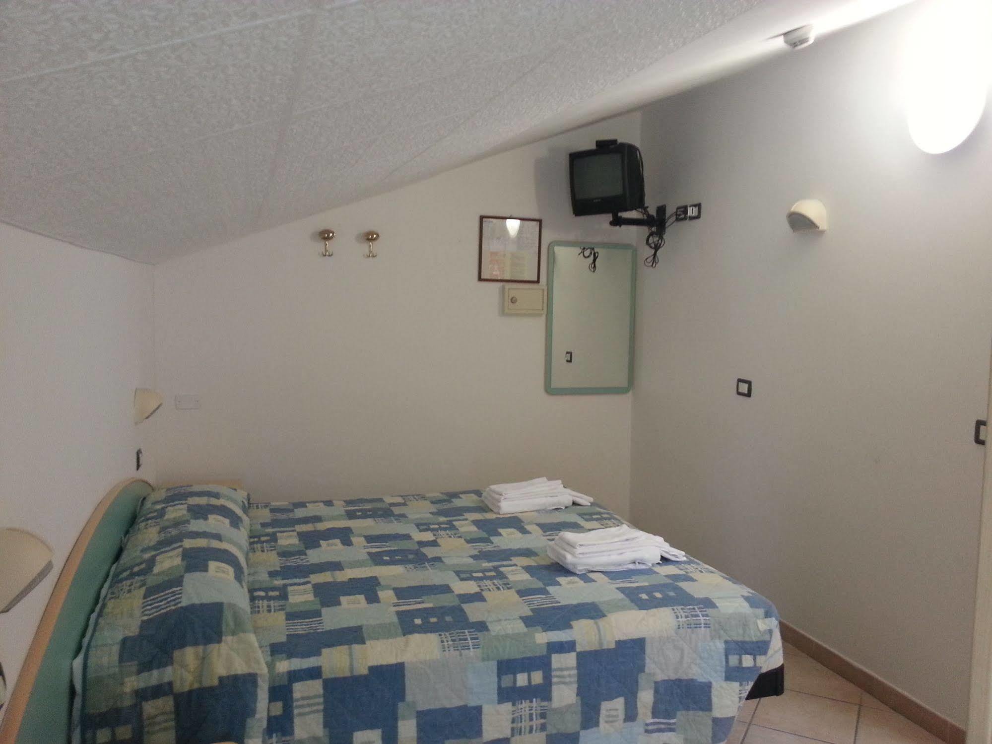 Hotel Letizia Rimini Exteriör bild